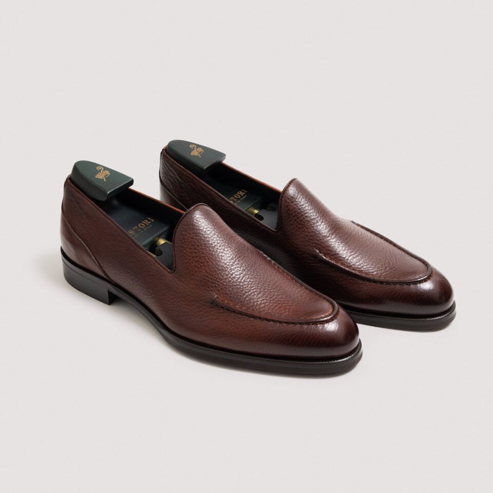 (product) Justin Loafer Pebble Grain Cadmio, Front view of the pair